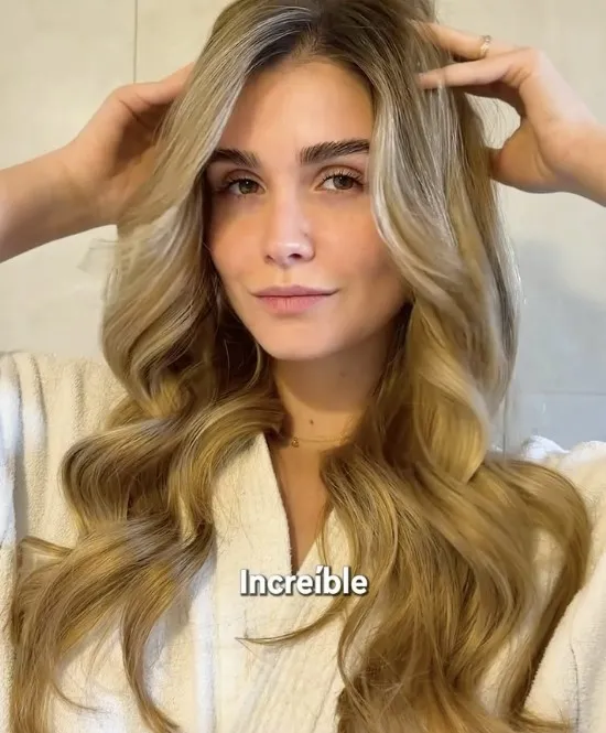 Julieta Carloni mostrando sus ondas de pelo en un reel