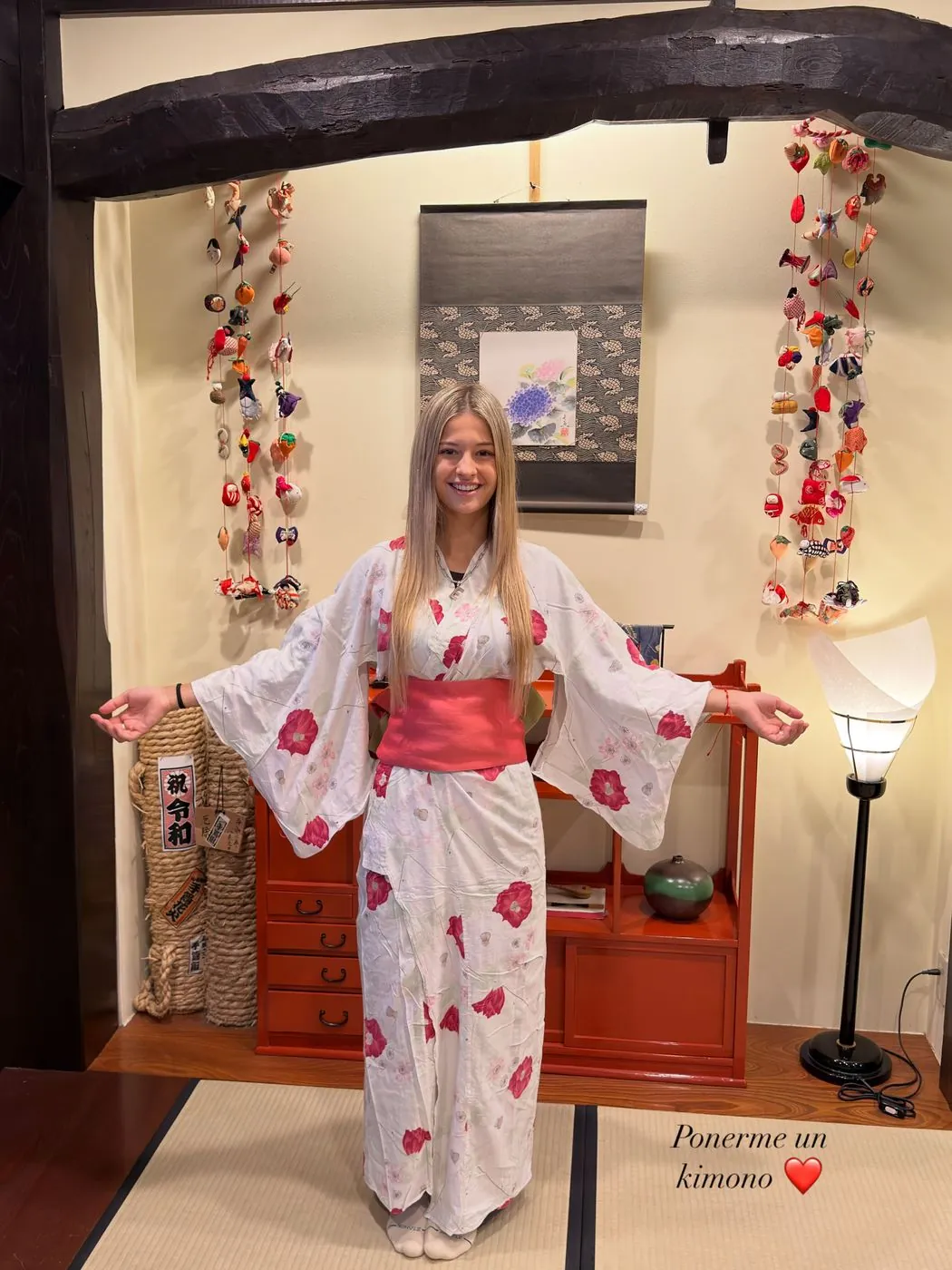 Emi con kimono en Japón