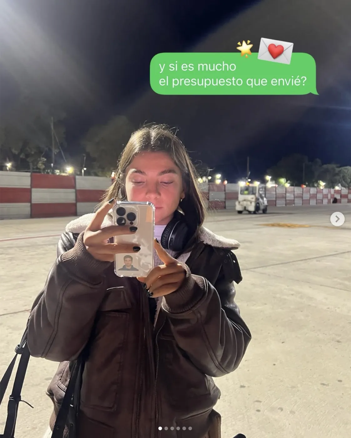 Captura de un chat preguntando si el presupuesto de una campaña es mucho