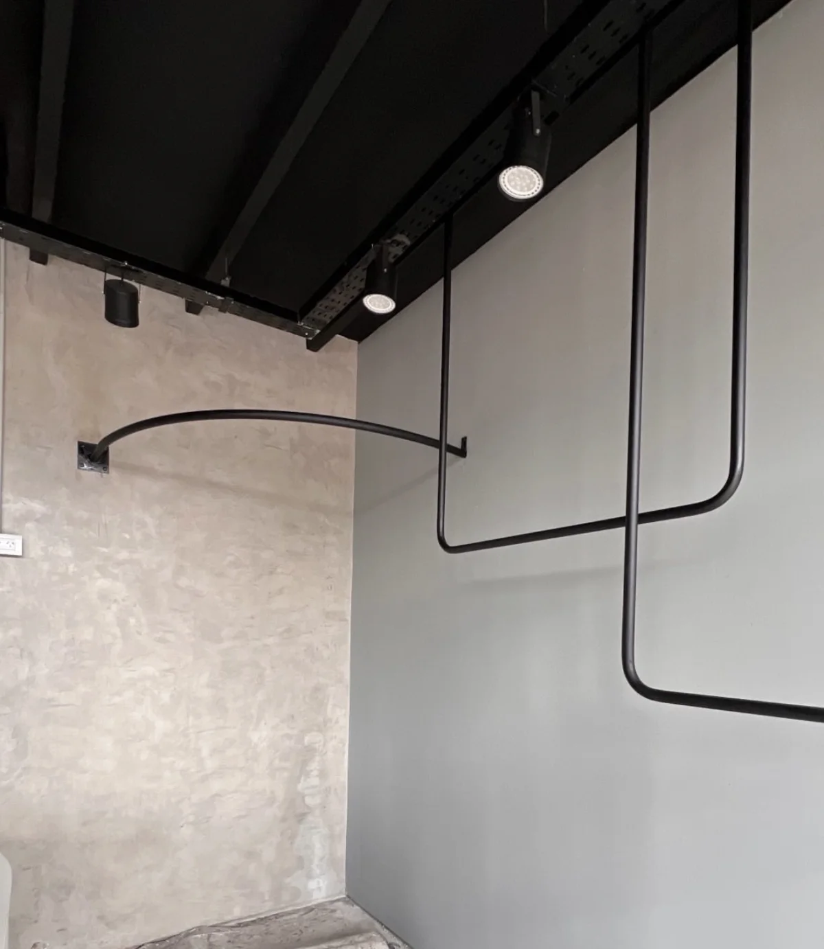 Wanderwarm — instalaciones a la vista en obra